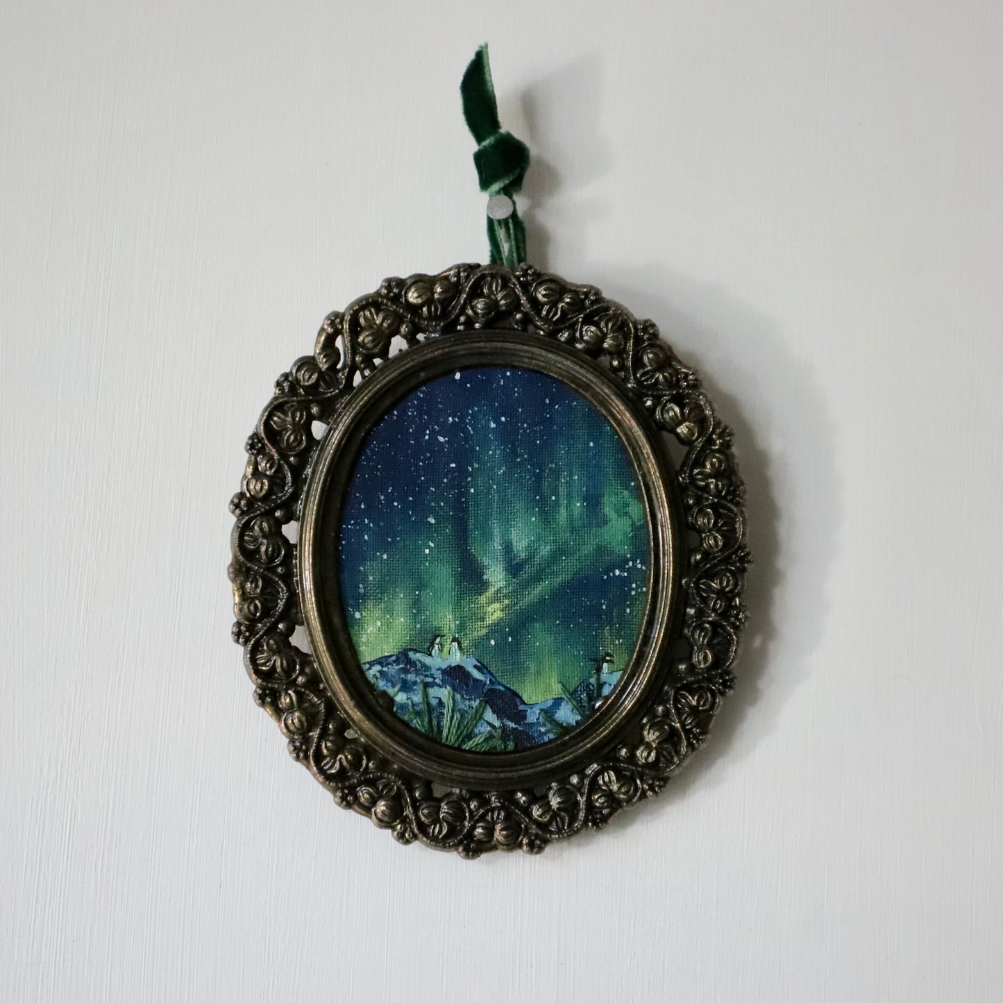 Arctic - Mini framed embroidery