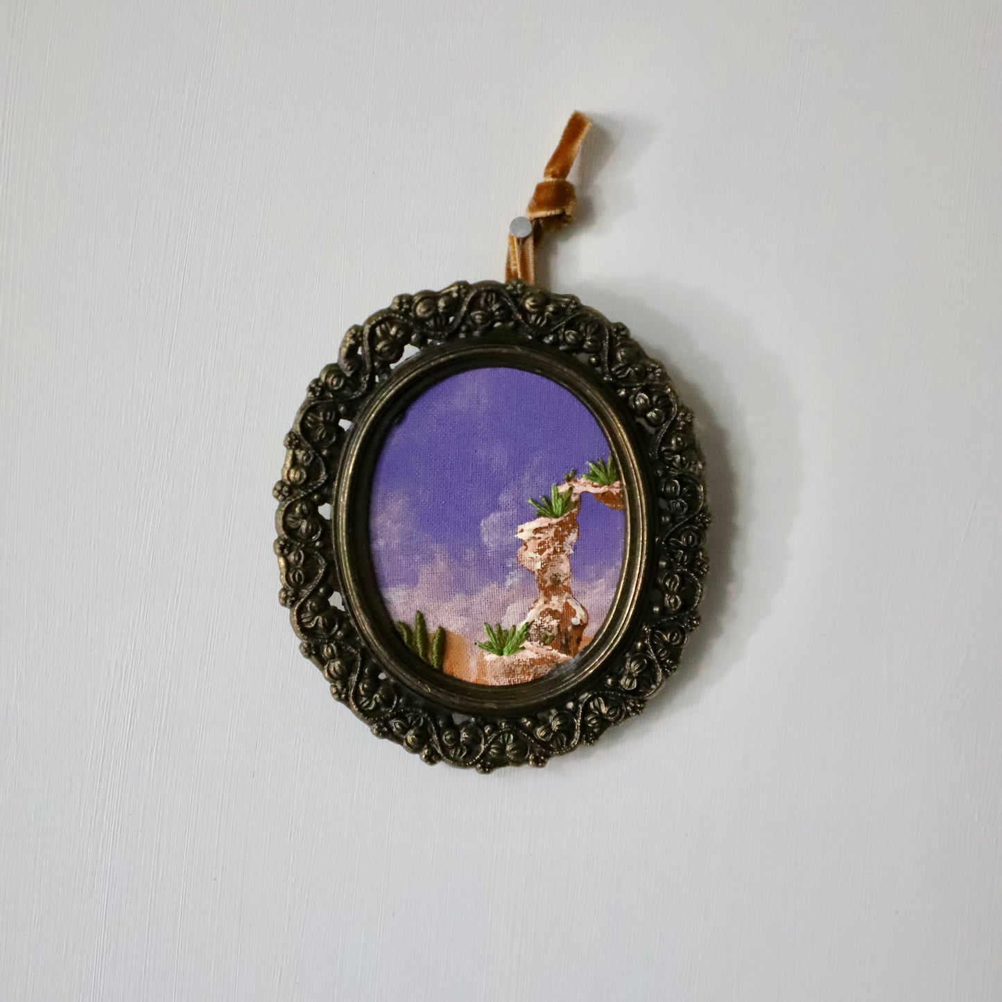 Desert - Mini framed embroidery