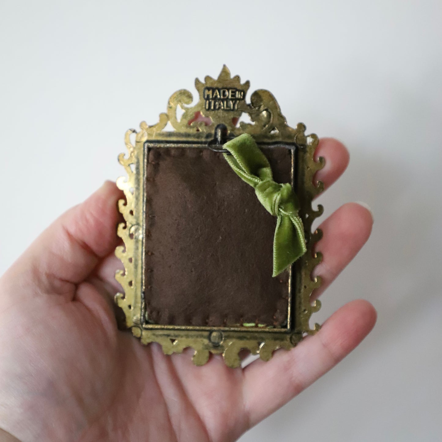 Frog - Mini framed embroidery