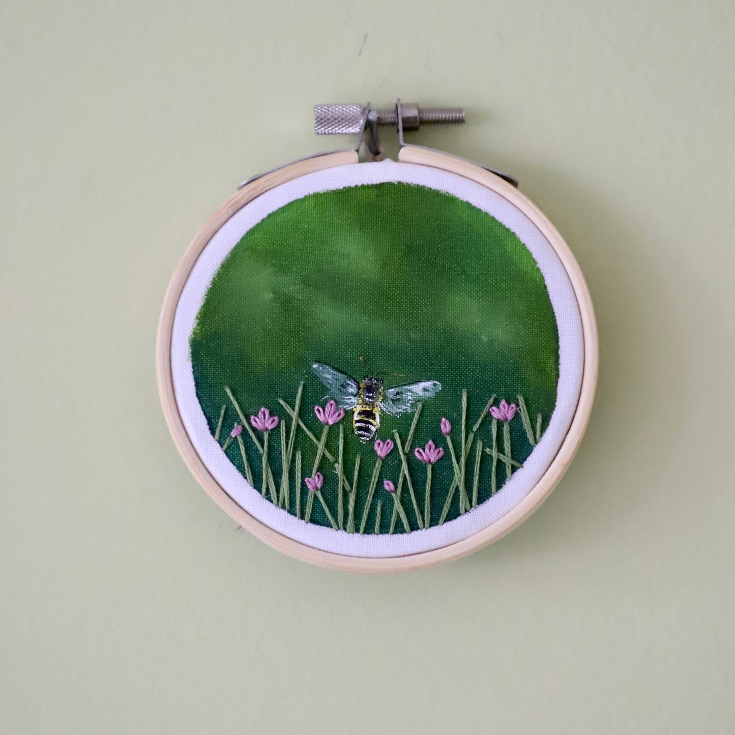 Ivy Bee Embroidery - 3"