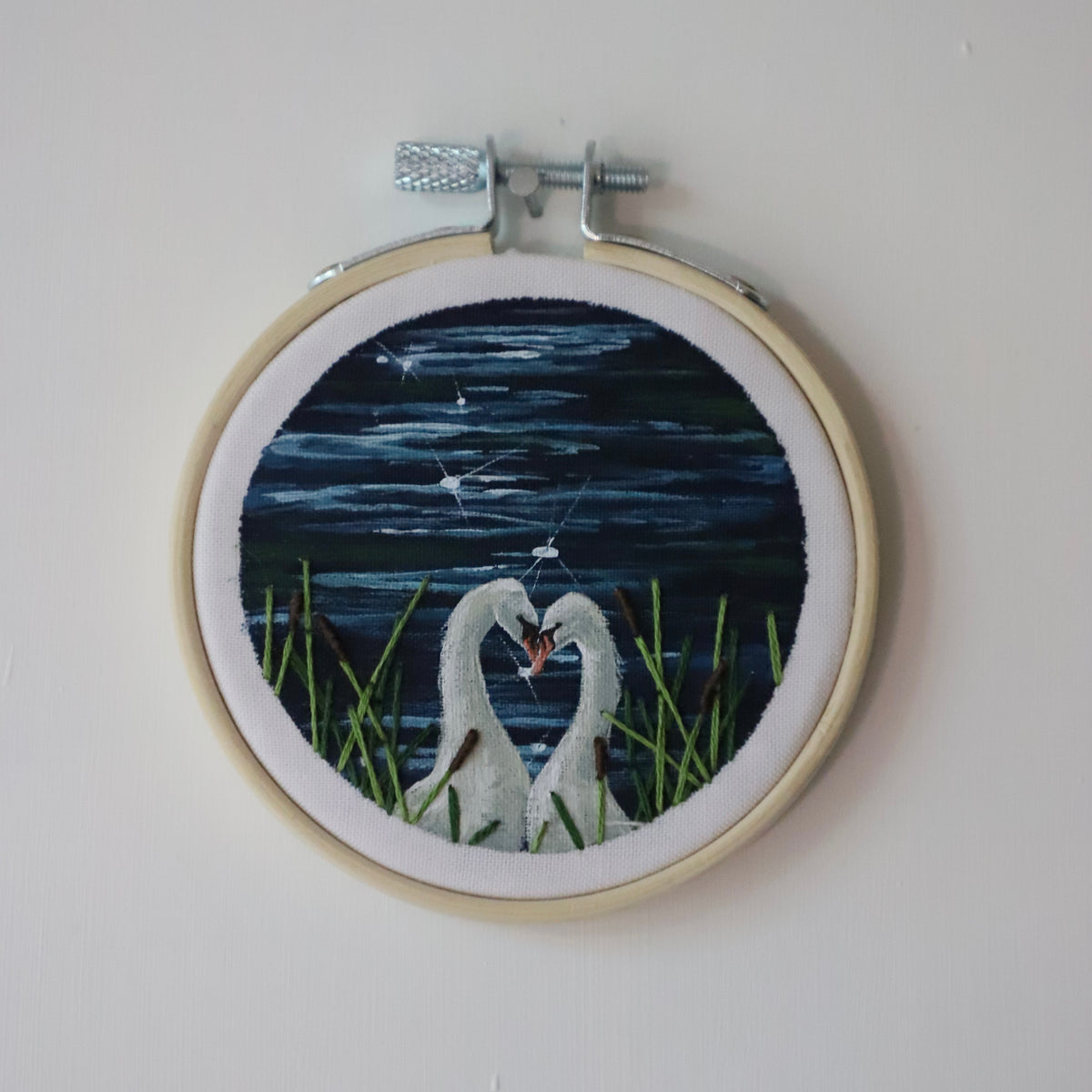 Swan Embroidery - 3"