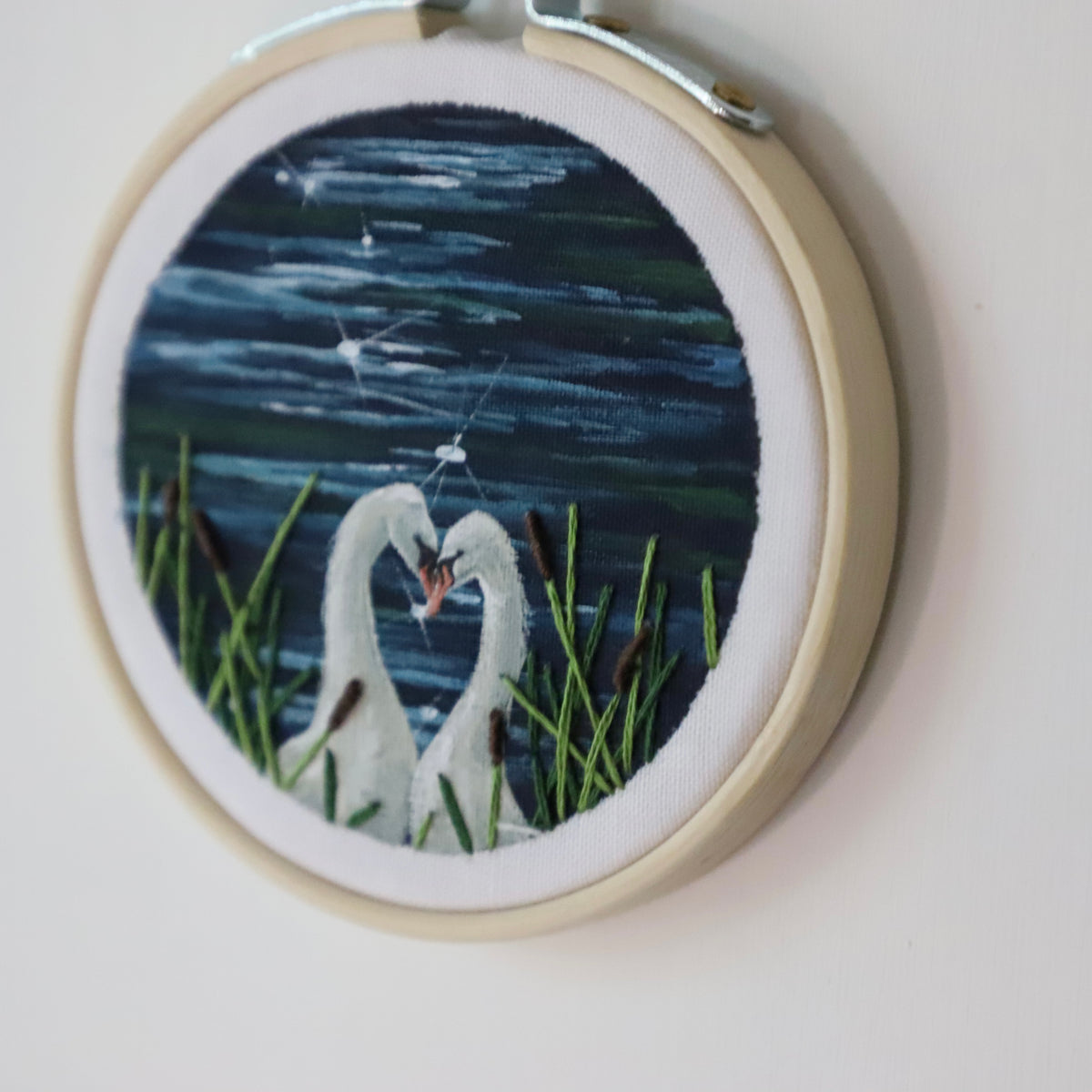 Swan Embroidery - 3"